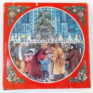 AVON VINTAGE "The Traditions of Christmas" Book